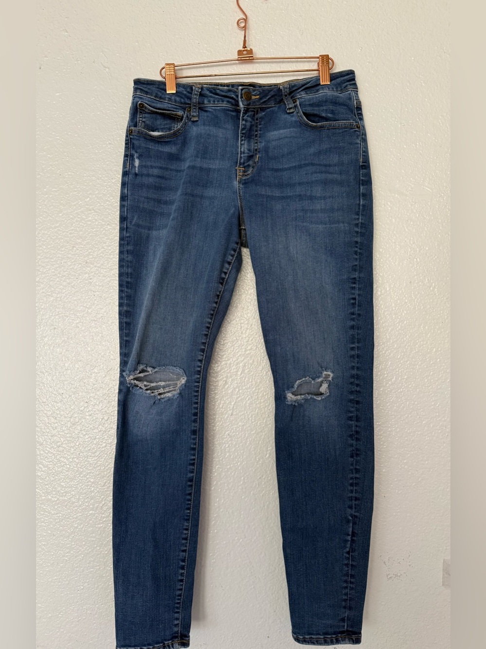 GAP Denim Sz 31 regular Legging Dark Blue Distressed Skinny Jeans